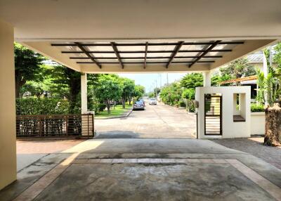 Spacious covered entrance area of a residential property