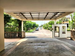 Spacious covered entrance area of a residential property