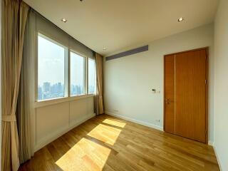 3-bedroom high floor condo for sale close to BTS Asoke