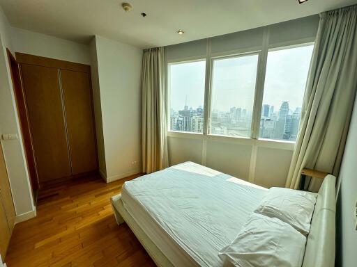 2-bedroom modern condo for sale close to BTS Asoke