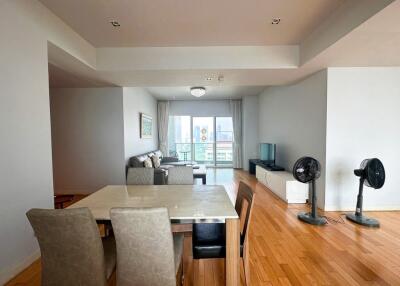 2-bedroom modern condo for sale close to BTS Asoke