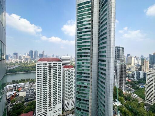 2-bedroom modern condo for sale close to BTS Asoke