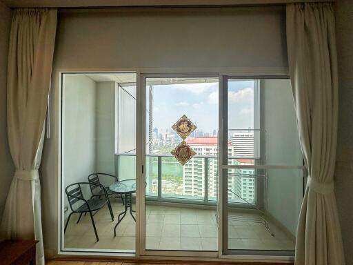 2-bedroom modern condo for sale close to BTS Asoke