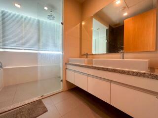 2-bedroom modern condo for sale close to BTS Asoke