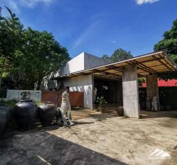 House And Separate Showroom On A Main Road In A Tourist Area