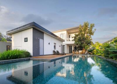 4 Bedroom Pool Villa in City