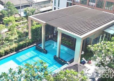 2-BR Condo at Hive Taksin near BTS Wongwian Yai