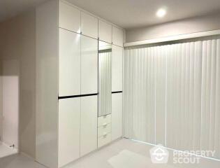 2-BR Condo at Hive Taksin near BTS Wongwian Yai