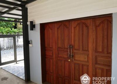 2-BR House near BTS Udom Suk