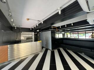 Bangkok Retail Sala Daeng BTS Sala Daeng MRT Si Lom