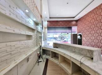 For Rent Bangkok Shophouse Sukhumvit BTS Thong Lo Watthana