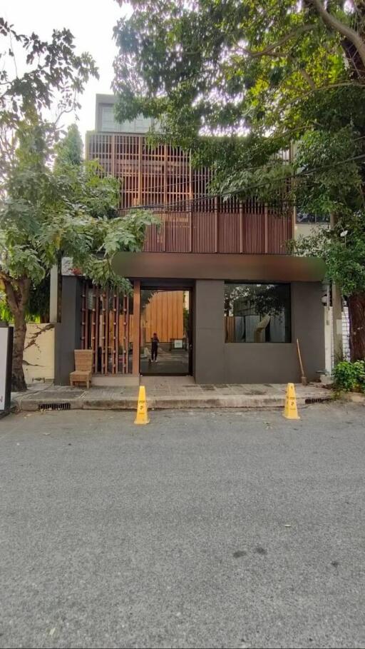 - Studio Commercial/Shophouse for Rent *COMM11208