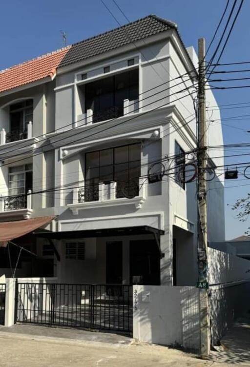 Grand Ville On Nut 80 - 3 Bed Townhouse for Rent *GRAN11231