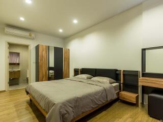 Condo for Rent at Hasu Haus Condominium