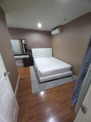 Condo for Rent at Regent Home 22