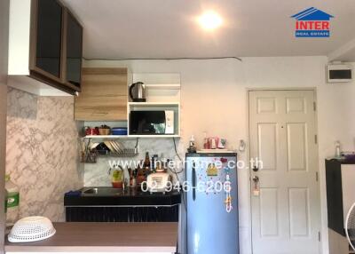 Compact and fully equipped kitchen in a small apartment