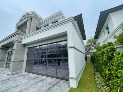 House for Sale at Grand Bangkok Boulevard Sukhumvit – Srinakarin
