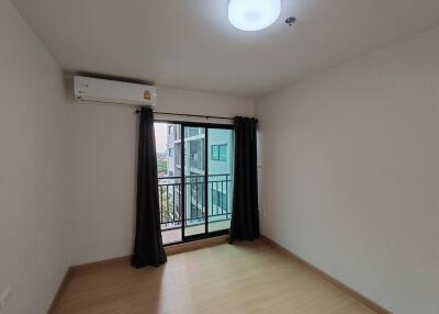 Cheapest in this area!!! Condo for sale, Supalai Loft, Khaerai Station (Supalai Loft @Khaerai Station), reduced costs, corner room, good condition, near the Pink Line MRT station, area 63.42 sq m.