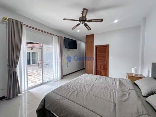 3 Bedrooms House East Pattaya H011611