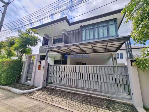 4 Bedrooms House in Patta Prime East Pattaya H010259