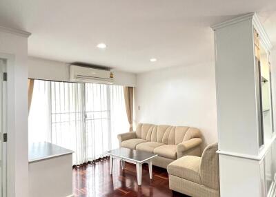 Condo for Rent at Acadamia Grand Tower