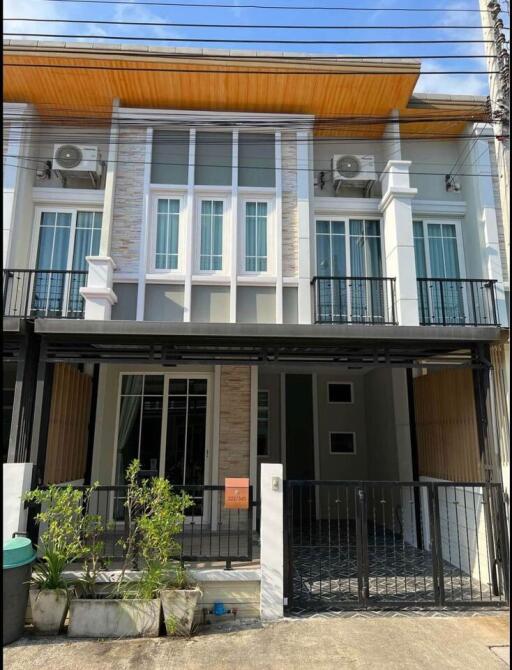 Townhouse for Rent at Golden Town Bangna-Suanluang