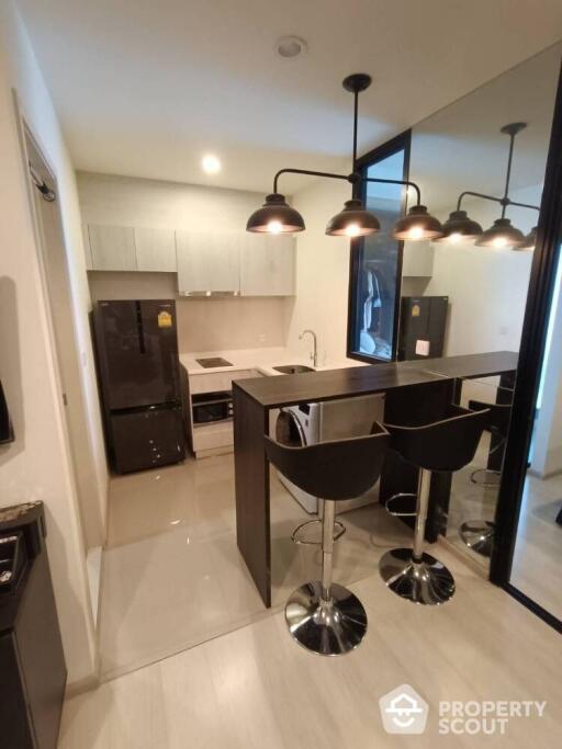 1-BR Condo at Life Asoke near ARL Makkasan