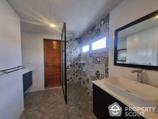 2-BR Condo at Jc Tower close to Phrom Phong