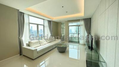 Spacious 2-Bedrooms condo on high floor - Langsuan