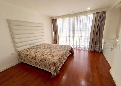 3-Bedrooms condo with large balcony/terrace - Wireless Road