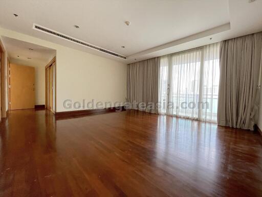 3-Bedrooms Condominium on High Floor overlooking the Royal Bangkok Sport Club - Ratchadamri Road