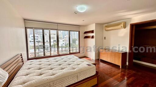 3-Bedrooms quiet condo - Ruamrudee (Ploenchit BTS)