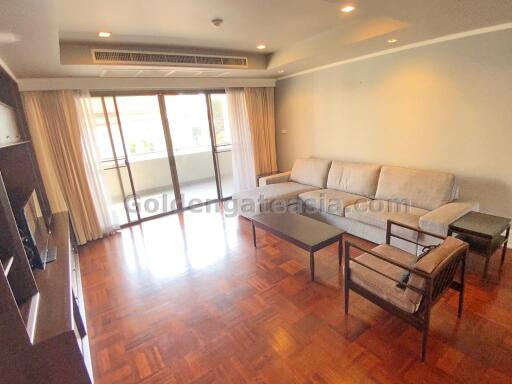 Big 2-Bedrooms with large balcony - Ruamrudee (Ploenchit BTS)