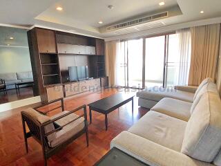 Big 2-Bedrooms with large balcony - Ruamrudee (Ploenchit BTS)