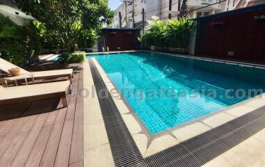 Big 2-Bedrooms with large balcony - Ruamrudee (Ploenchit BTS)