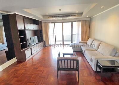 Big 2-Bedrooms with large balcony - Ruamrudee (Ploenchit BTS)