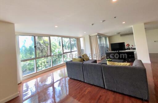 4-Bedrooms modern bright apartment - Sathorn (BTS Saint Louis)