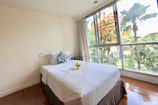 4-Bedrooms modern bright apartment - Sathorn (BTS Saint Louis)