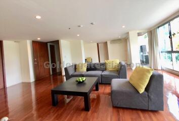 4-Bedrooms modern bright apartment - Sathorn (BTS Saint Louis)