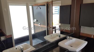 Spacious 3 Bedrooms in quiet modern lowrise apartment - Sathorn