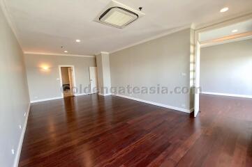 4-Bedrooms Duplex Condo - Sathorn (Saladaeng BTS and Lumphini MRT)