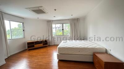 3-Bedrooms quiet condo with large balcony/terrace - Sathorn (Nanglinchi)