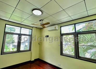 3-bedrooms single house with garden - Sathorn (Naratiwas)