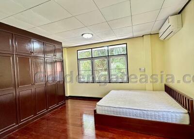 3-bedrooms single house with garden - Sathorn (Naratiwas)