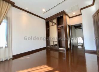 4-Bedrooms Single Modern House with pool in secure compound - Sathorn