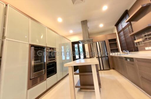 4-Bedrooms Single Modern House with pool in secure compound - Sathorn