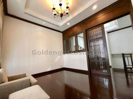 4-Bedrooms Single Modern House with pool in secure compound - Sathorn