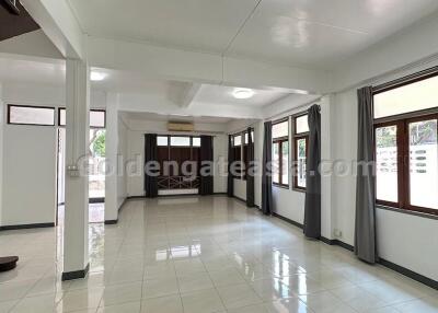 2-Bedrooms House in small Compound - Sathorn