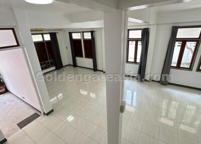 2-Bedrooms House in small Compound - Sathorn