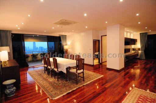 Beautiful 3-Bedrooms condo on high floor with big balconies - Sukhumvit soi 11